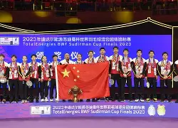 强队在比赛中势不可挡,夺得锦标赛冠军英文 强队在比赛中势不可挡,夺得锦标赛冠军英文