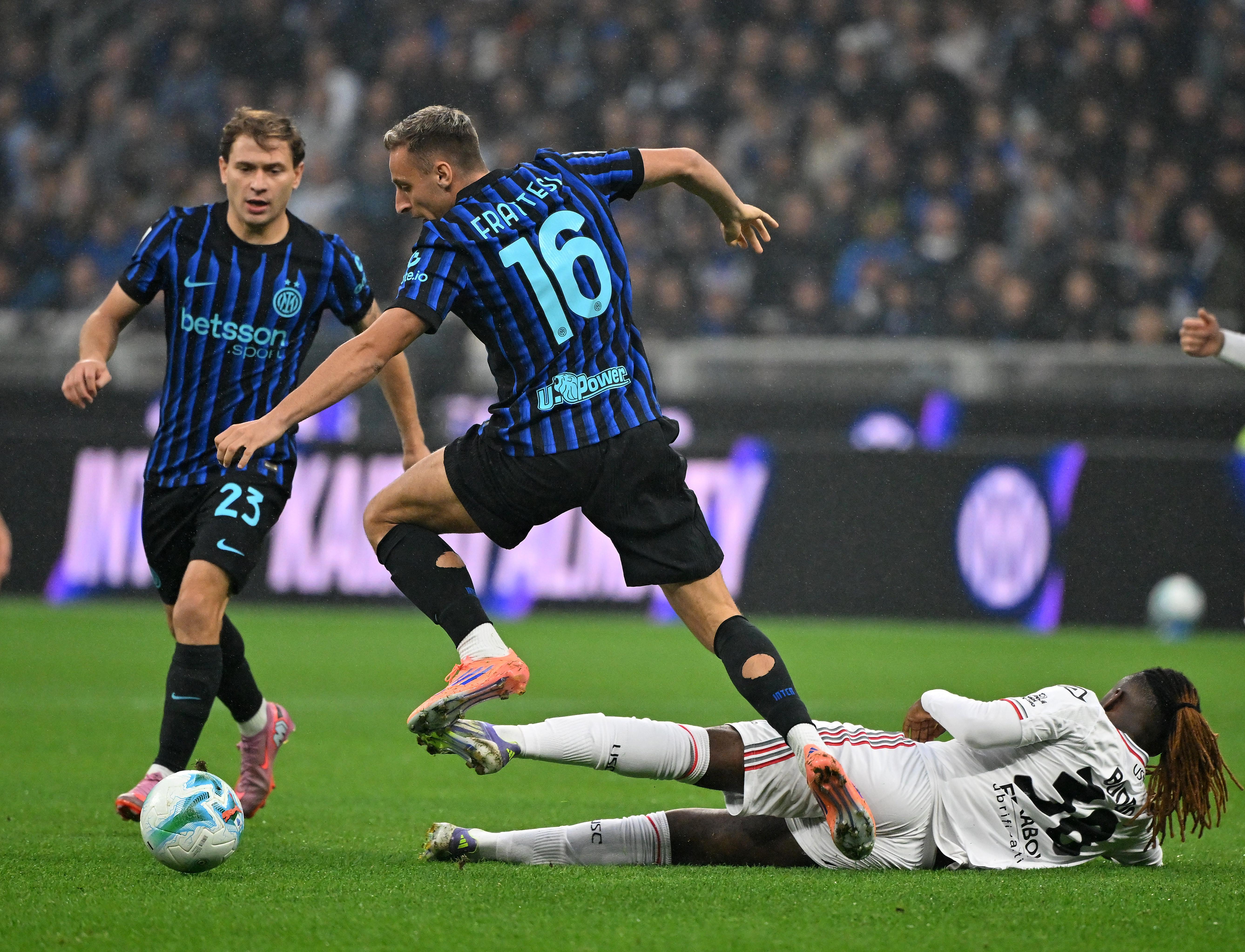 开云新版App下载-意甲比赛爆发惊喜连连，球迷惊叹不已(欧冠直播是足球迷们翘首期盼的顶级赛事)